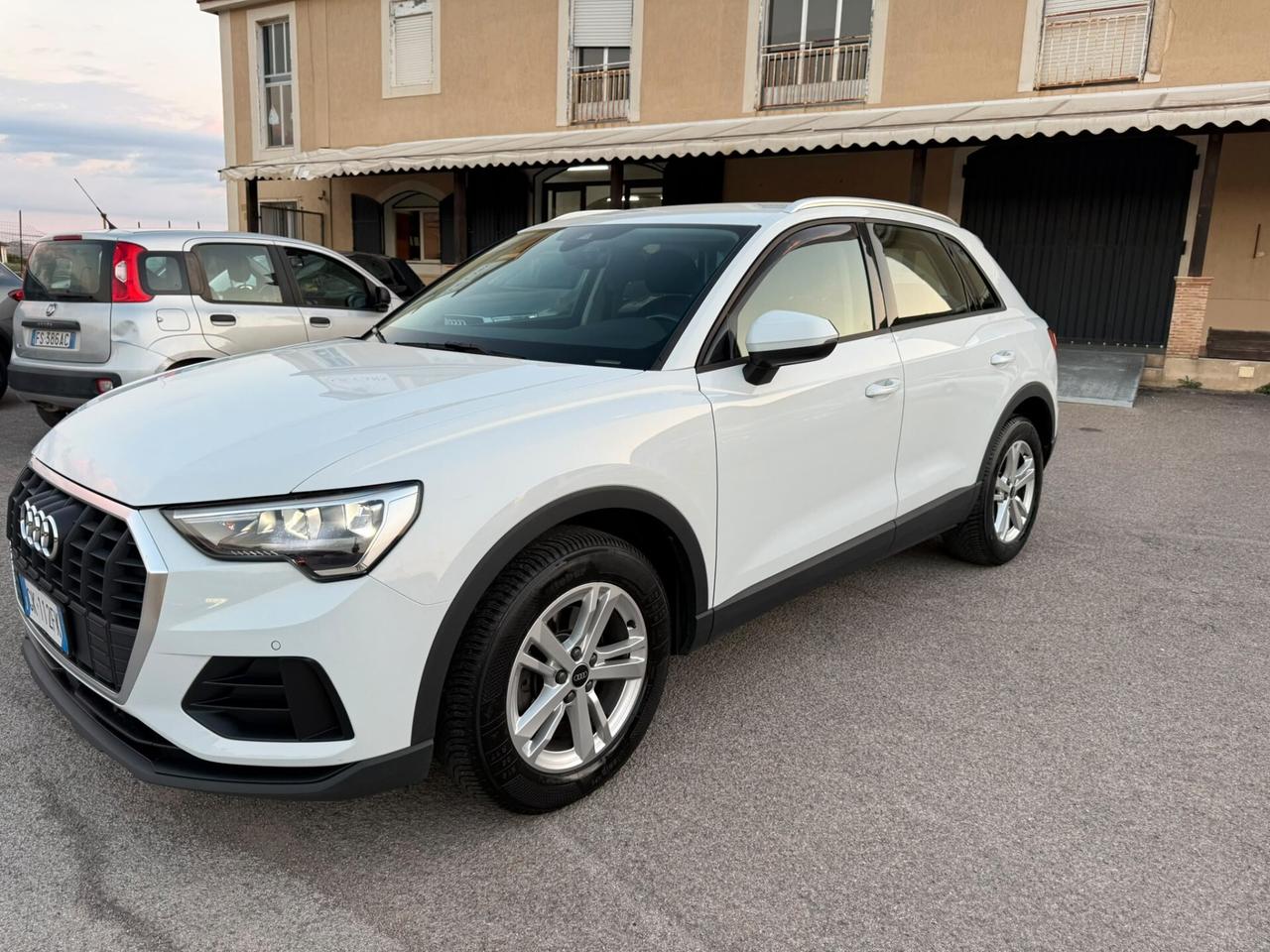 Audi Q3 35 TDI S tronic Business Advanced