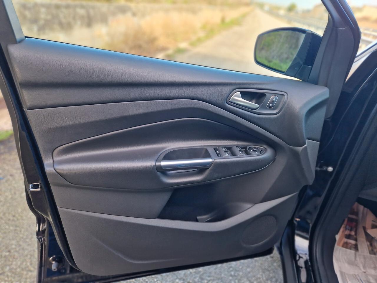 Ford Kuga 1.5 TDCI 120 CV S&S 2WD Business