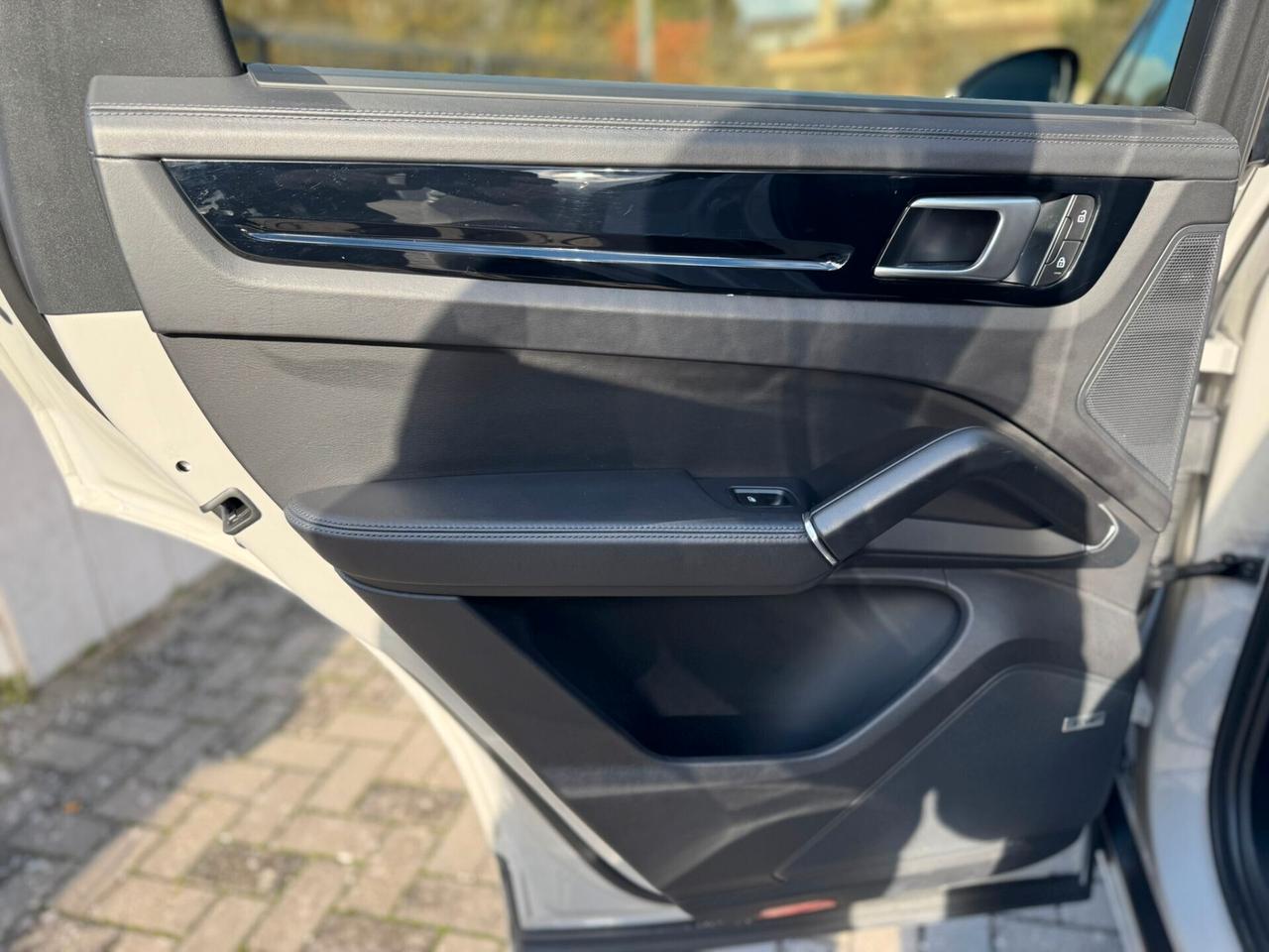 Porsche Cayenne 3.0 V6 E-Hybrid 462 CV