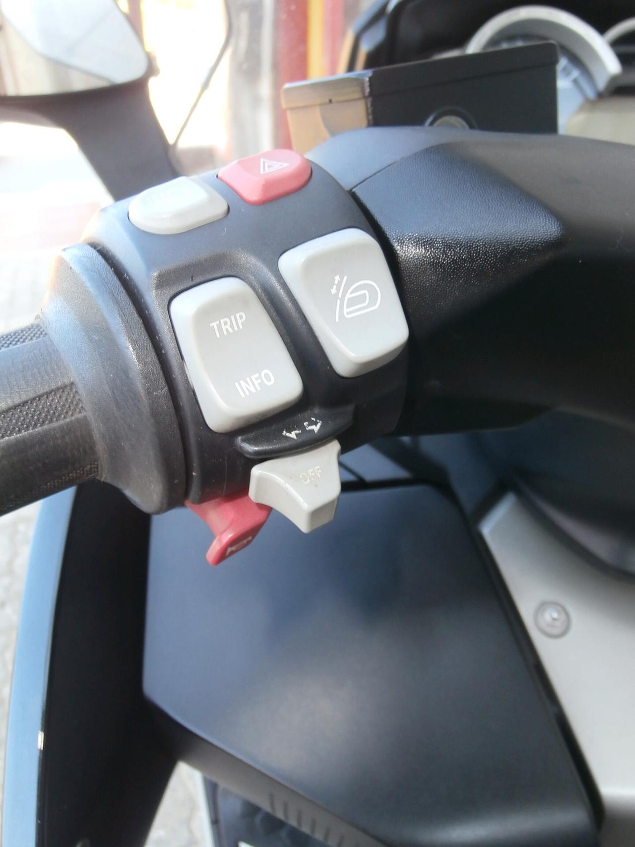 Bmw C 650 GT (2011 - 15) del 2012 passaggio incluso.