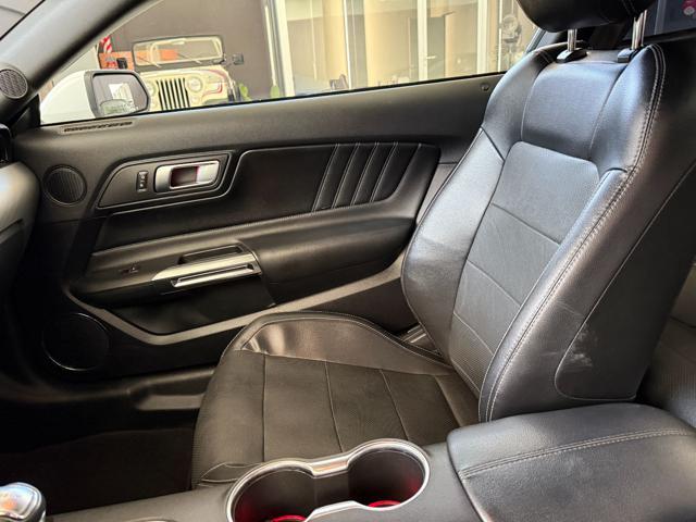 FORD Mustang Fastback 5.0 V8 aut. GT