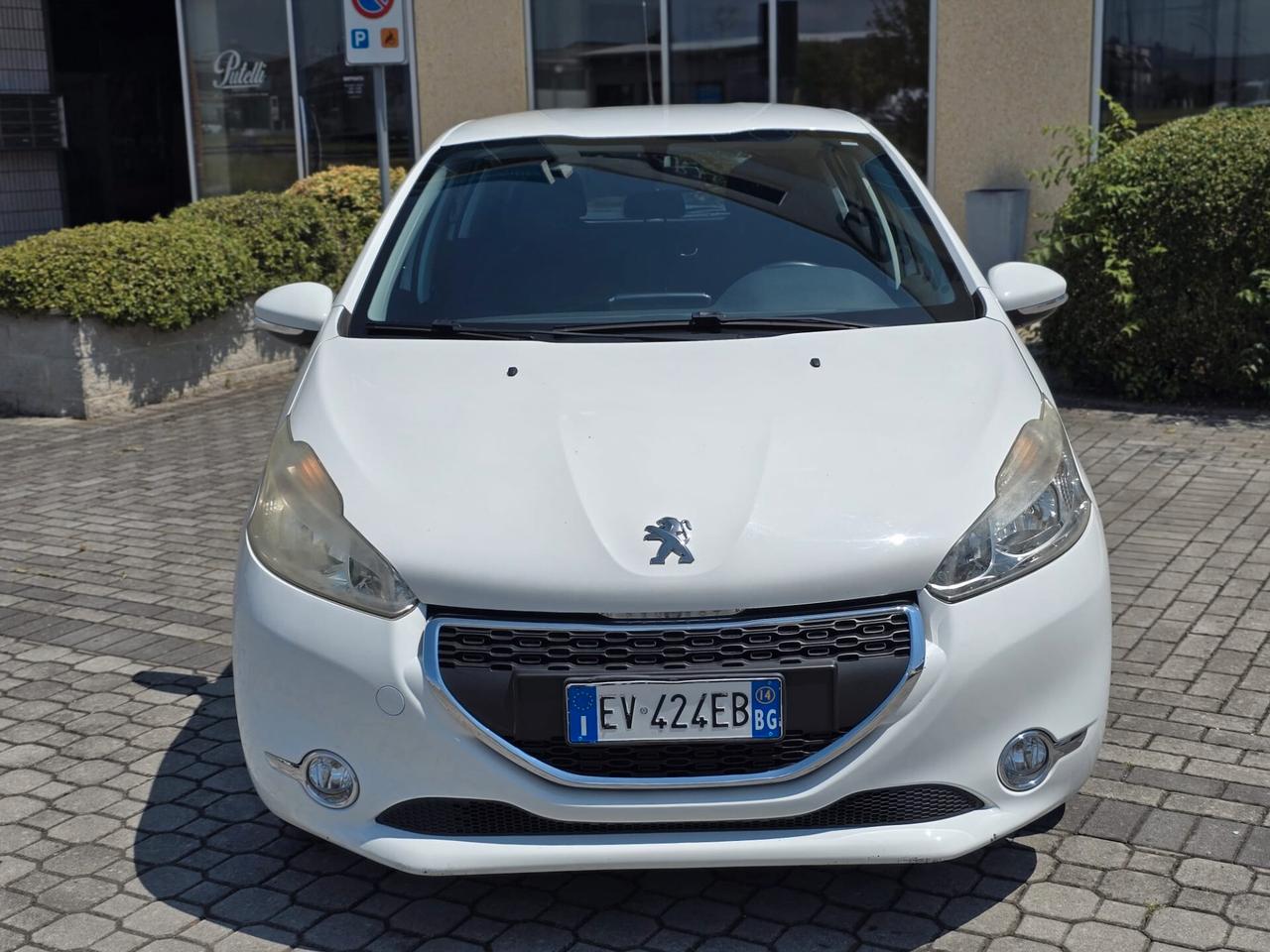 Peugeot 208 1.2 VTi 82 CV 5 porte Allure