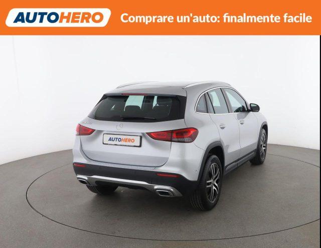 MERCEDES-BENZ GLA 180 Automatic Sport