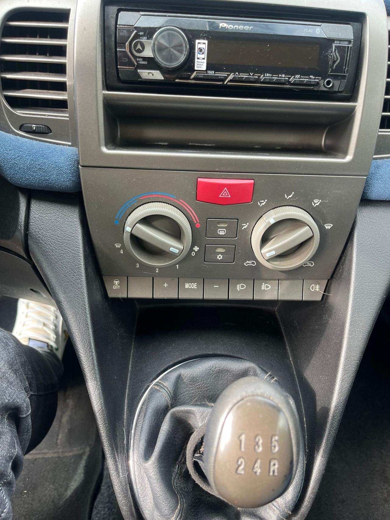 Lancia Y 1.2i cat LS