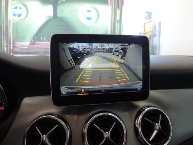 MERCEDES-BENZ GLA 200 d Automatic Premium