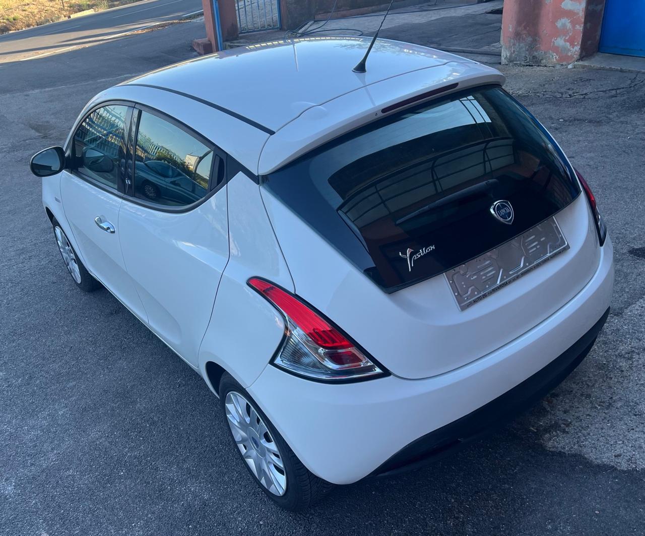 Lancia Ypsilon 1.2 69 CV 5 P Gold-km104000-
