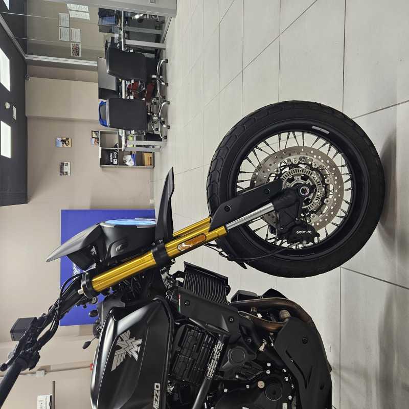 Moto Morini SEIEMMEZZO SCR - 2023