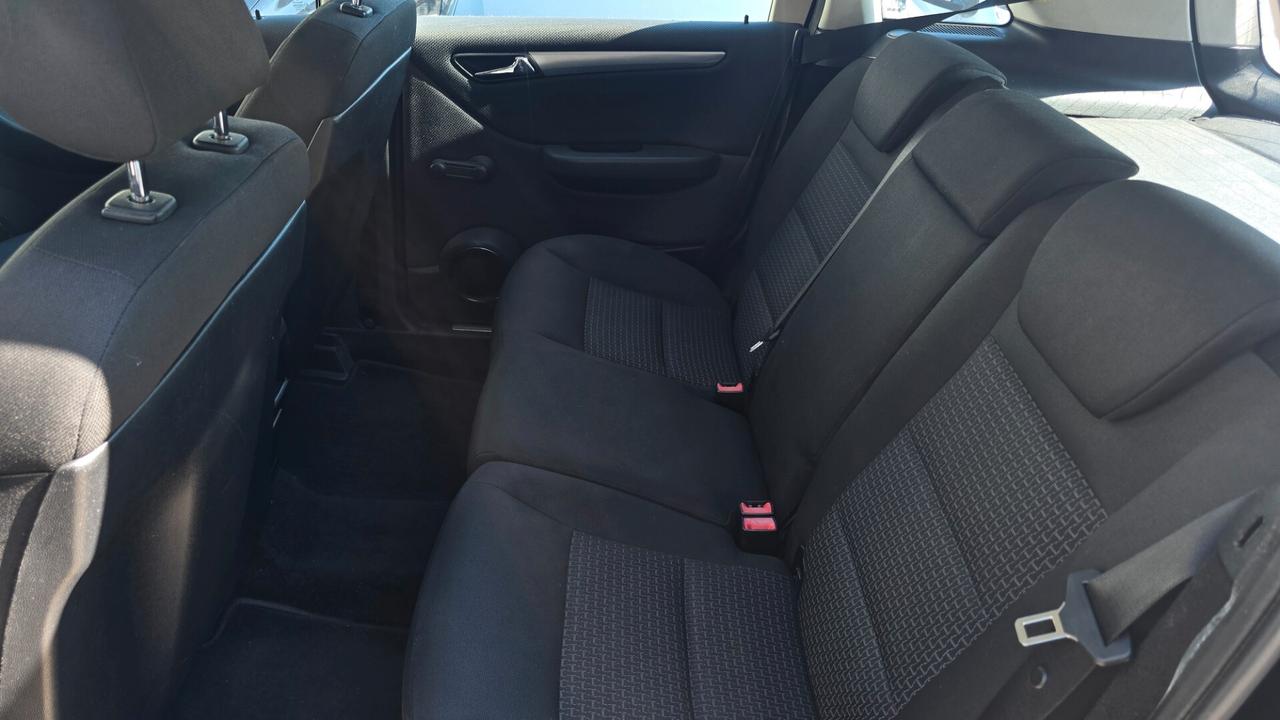 Mercedes-benz A 180 160 BlueEFFICIENCY