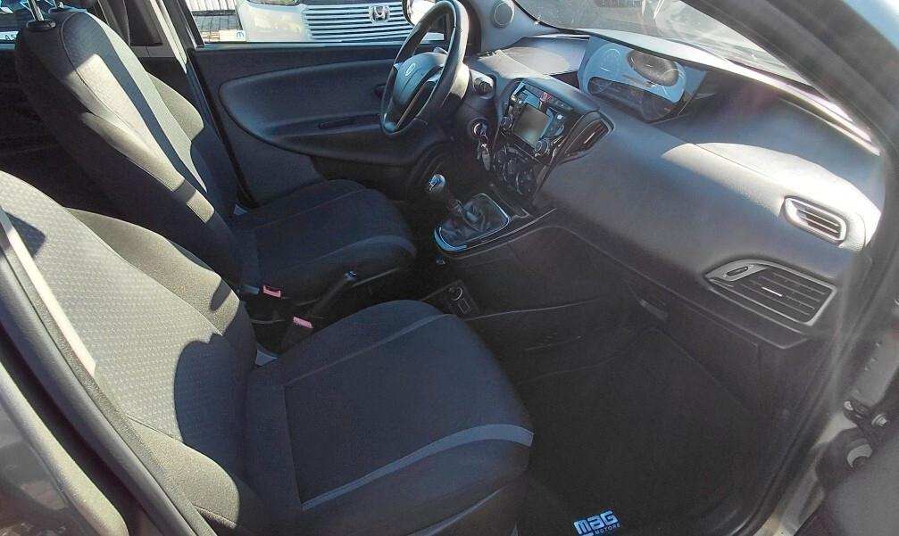 Lancia Ypsilon 1.3 MJT 16V 95 CV 5 porte S&S Silver