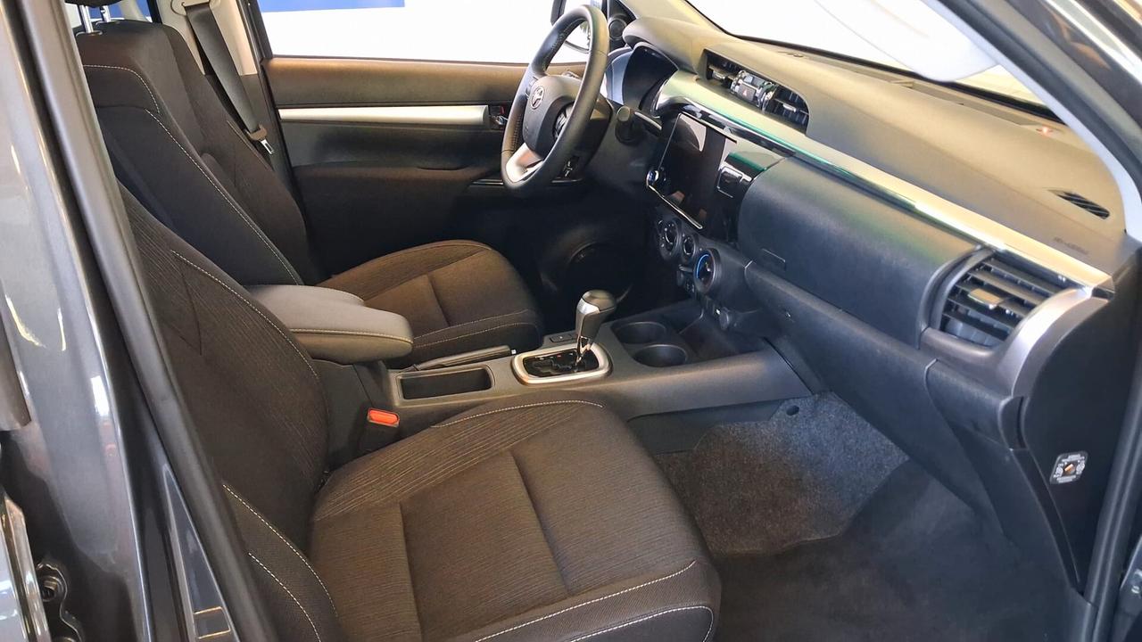 Toyota Hilux 2.4 D-4D A/T 4WD 4 porte Double Cab Lounge Iva esclusa