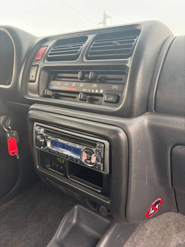 Suzuki Jimny NEOP. Jimny 1.3i 16V cat 4WD JLX Special