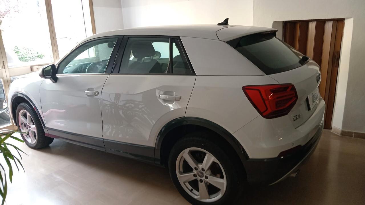 Audi Q2 30 TDI Business