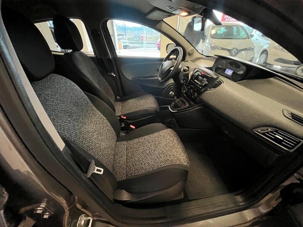 Lancia Ypsilon 1.2 69cv 5p Gpl Ecochic Adatta a Neopatentati