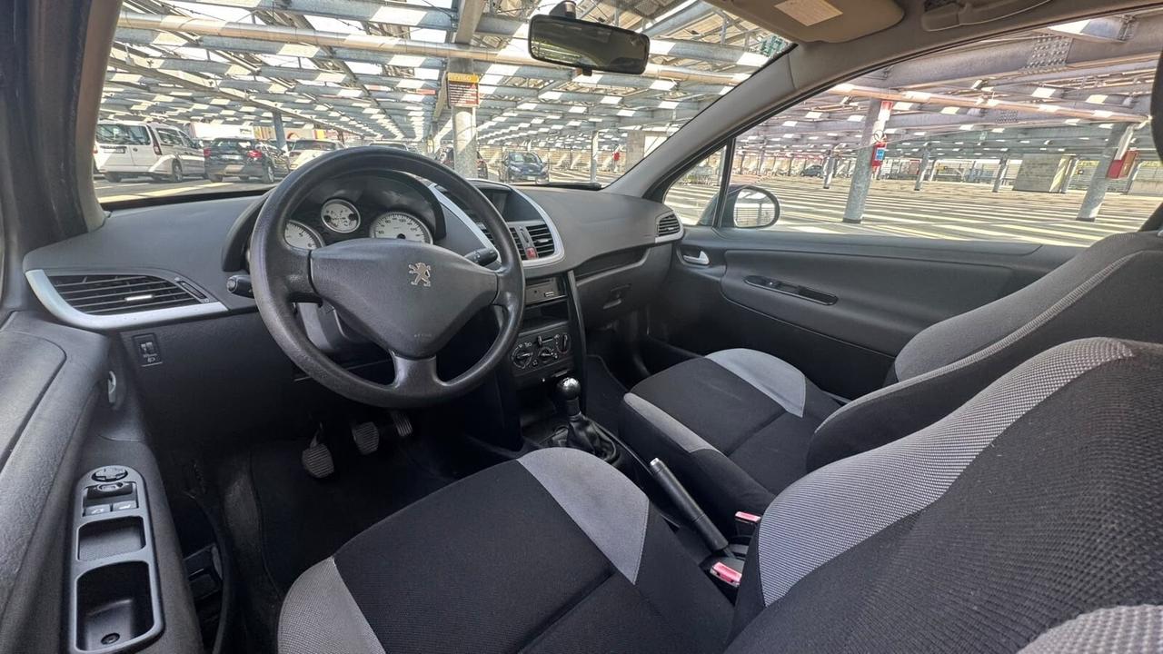 Peugeot 207 1.4 8V 75CV 5p. X Line