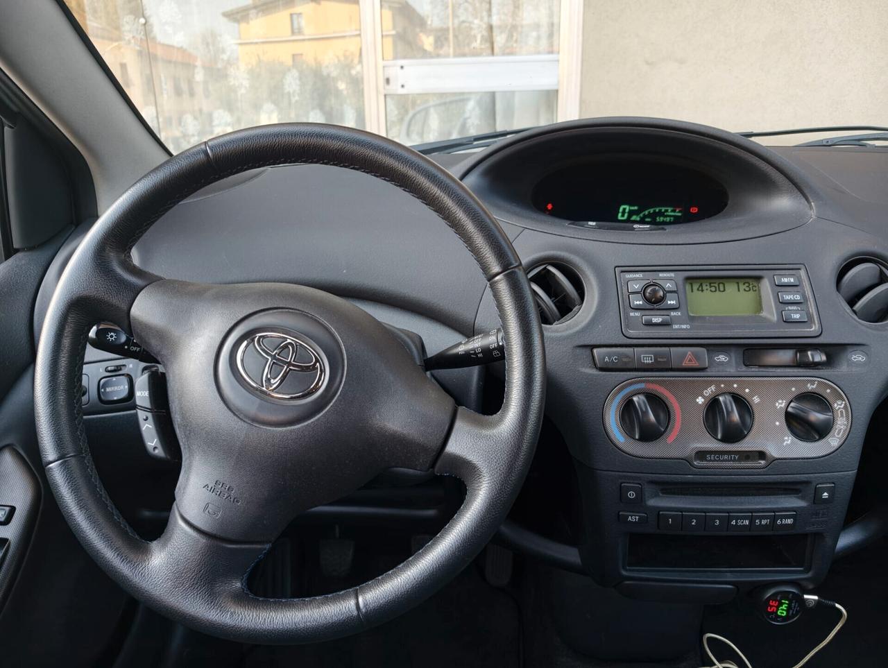 Toyota Yaris 1.0i 16V cat 5 porte Expo