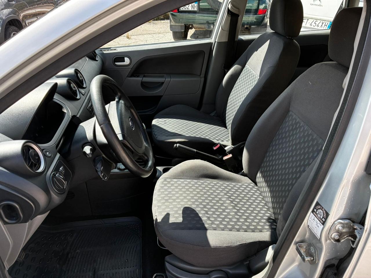 FORD FIESTA 1.2 BENZINA 75CV EURO 4 - NEOPATENTATI