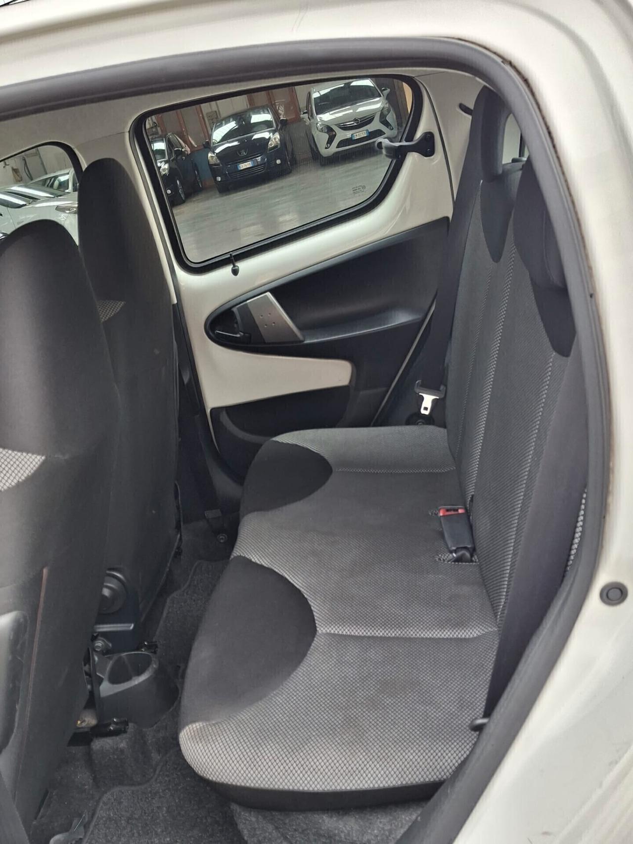Toyota Aygo 1.0 12V VVT-i 5 porte Cool Soda Connect