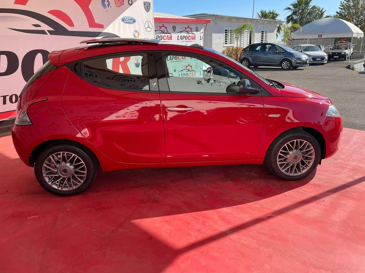 Lancia Ypsilon 0.9 TwinAir 85 CV 5 porte S&S DFN Platinum Automatica