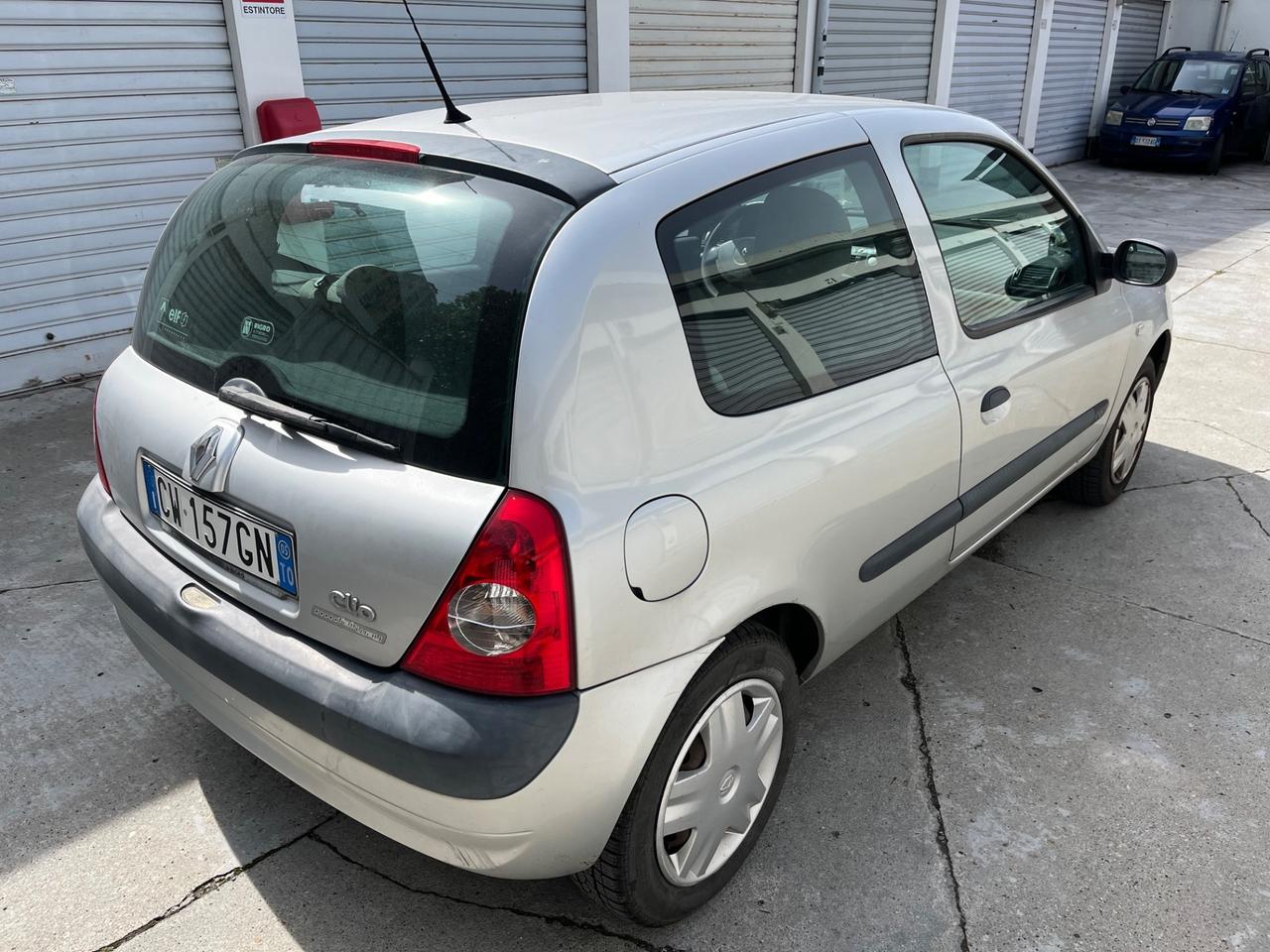 Renault Clio 1.2 16V cat 3 porte Luxe Privilège