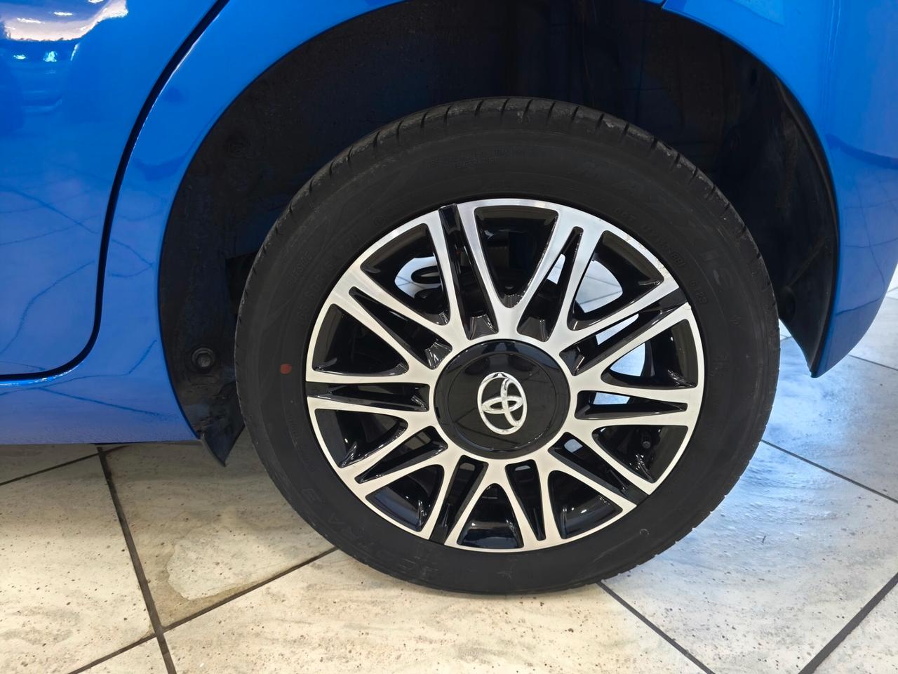 Toyota Aygo Connect 1.0 VVT-i 72 CV 5 porte x-clusiv MMT