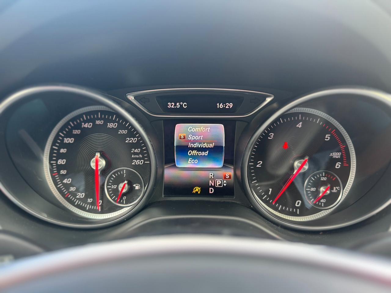 Mercedes-benz GLA 200 d Premium GRIGIO OPACO