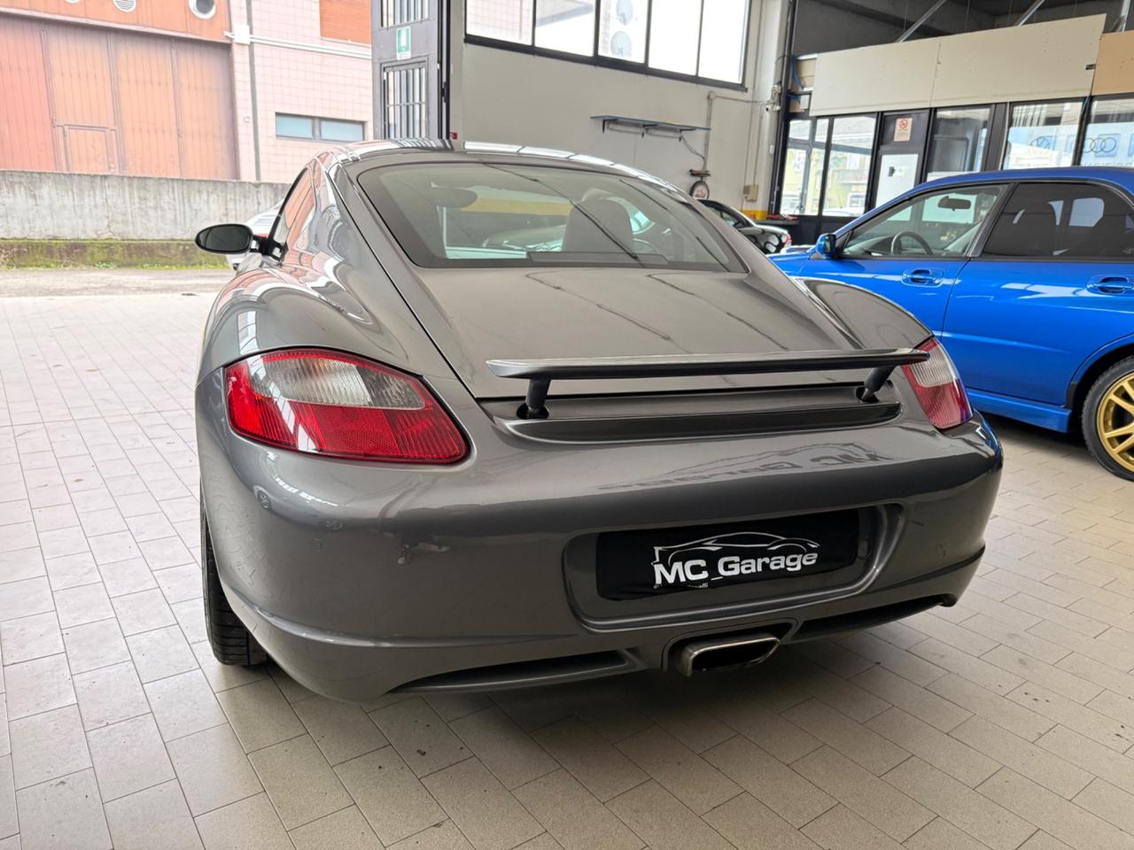 Porsche Cayman 2.7