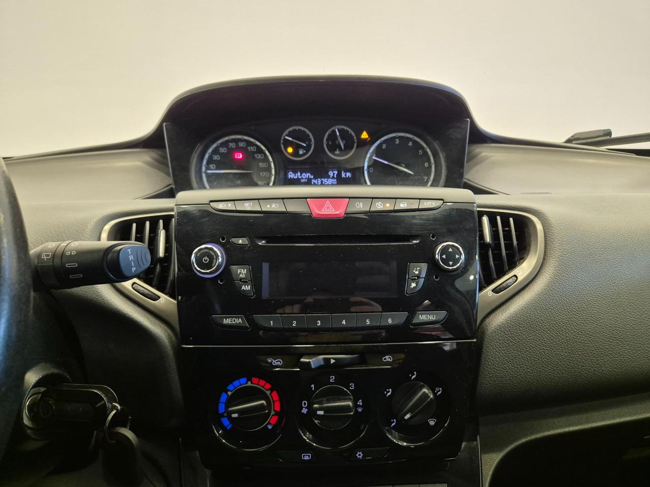 Lancia Ypsilon 5p 1.2 Silver 69cv - NEOPATENTATI - UNIPROPRIETARIO - Clima - Radio CD