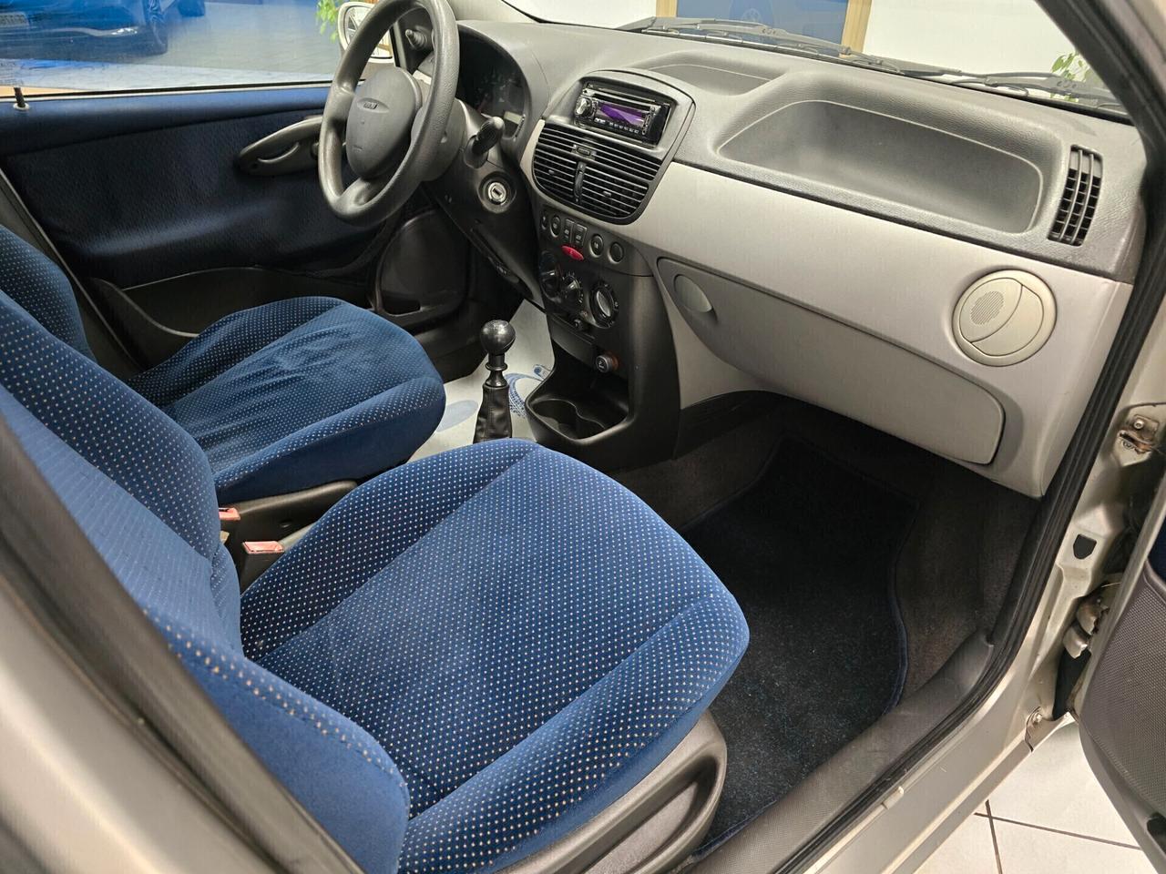 Fiat Punto 1.2i cat 5 porte NEOPATENTATI