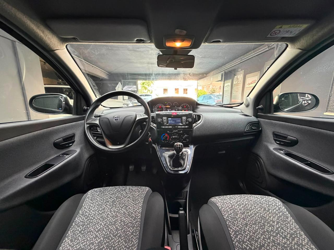 Lancia Ypsilon 1.2 69 CV 5 porte GPL Ecochic Black and Noir
