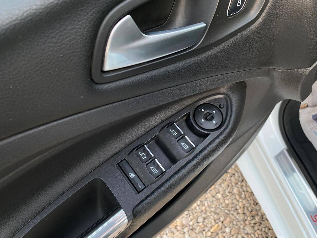 Ford Kuga 1.5 TDCI 120 CV S&S 2WD ST-Line