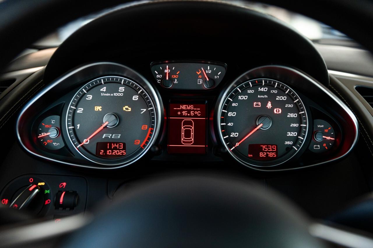 Audi R8 4.2 V8 FSI quattro