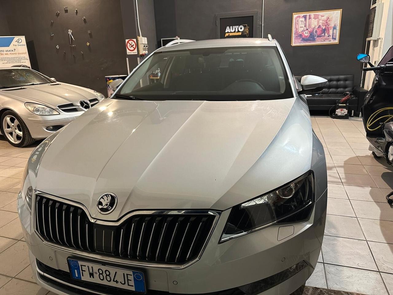 Skoda Superb 2.0 TDI 190 CV SCR DSG Wagon SportLine