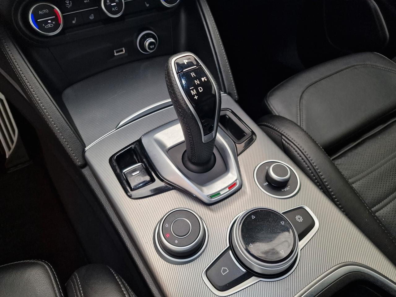 Alfa Stelvio 210 CV Veloce