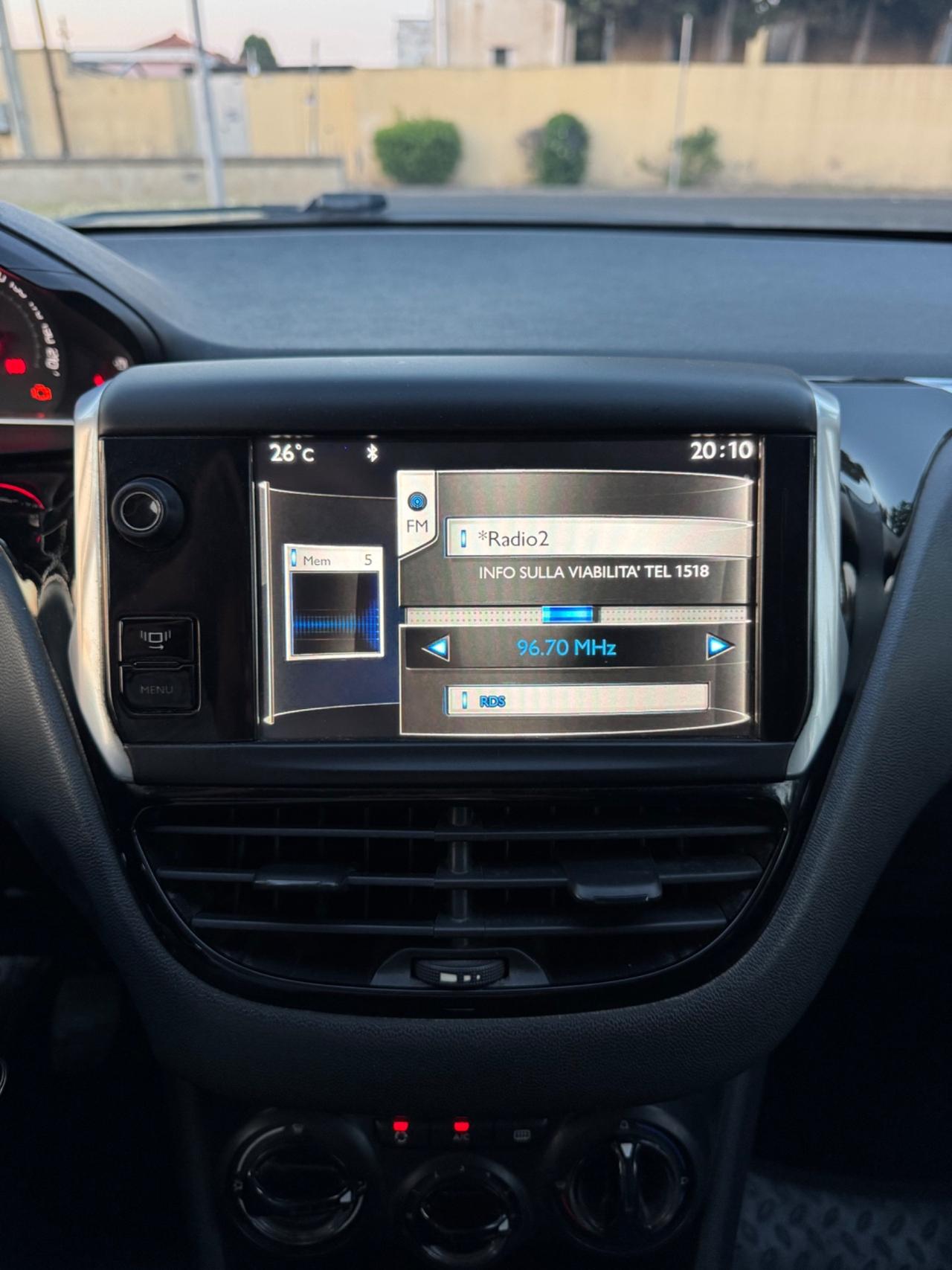 Peugeot 208 1.4 HDi LEGGI DESCRIZIONE
