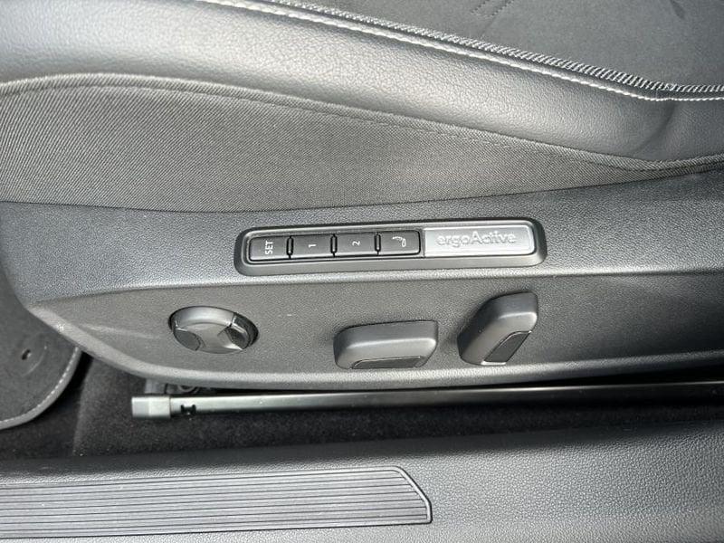 Volkswagen Golf 2.0 TDI 150cv DSG Style PARI AL NUOVO!!