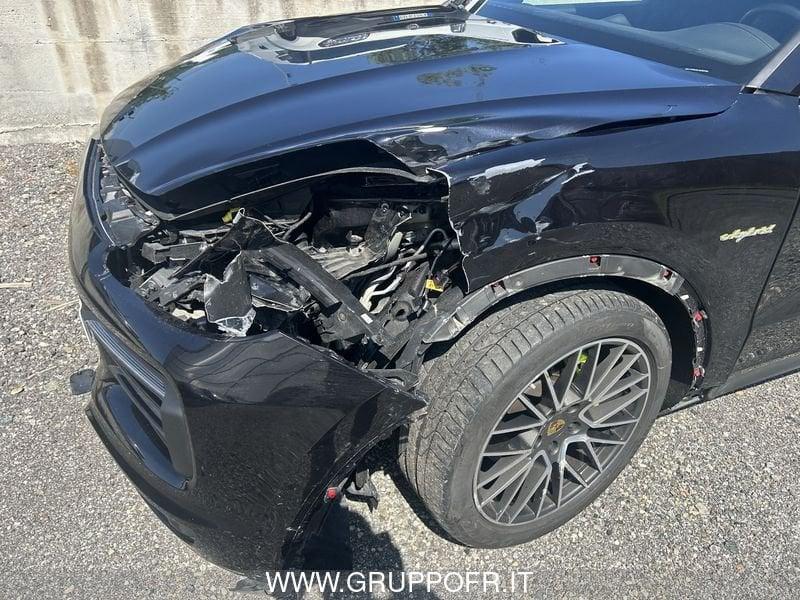 Porsche Cayenne 3.0 V6 E-Hybrid INCIDENTATO - PREZZO PIU' IVA