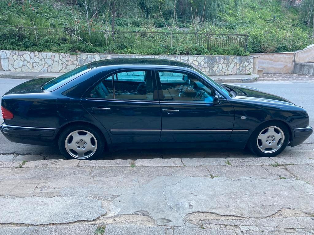 Mercedes-benz E 200 cat Classic