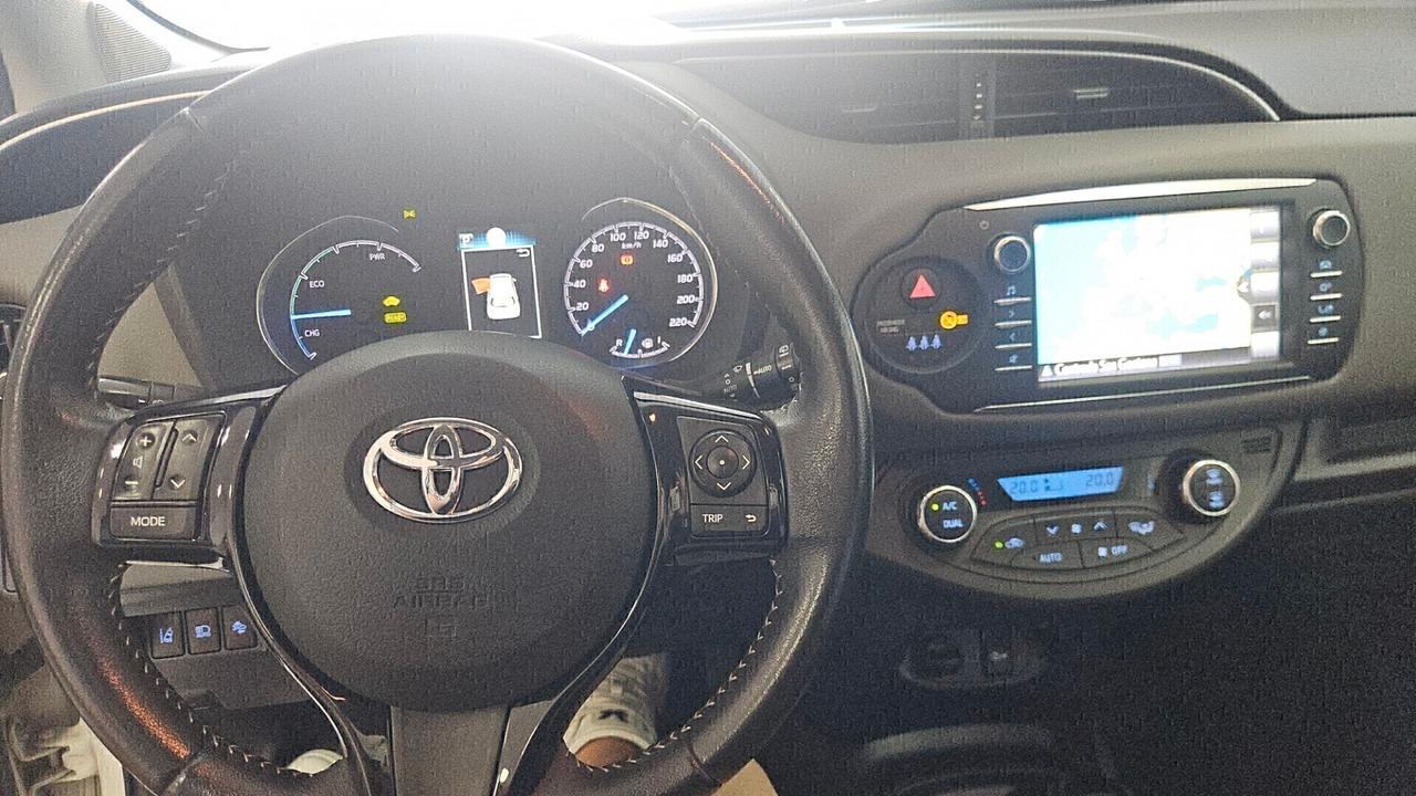 Toyota Yaris BIANCO PERLA