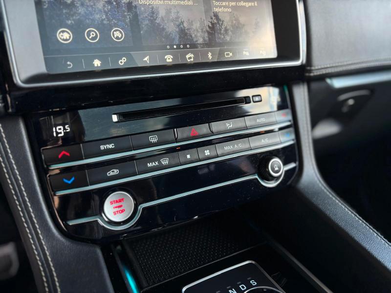 Jaguar F-Pace 2.0d i4 R-Sport awd 180cv auto my20