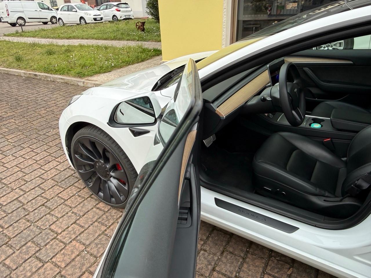 Tesla Model 3 Long Range Performance 2023