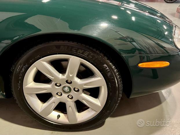 JAGUAR XK8 4.2 Coupé