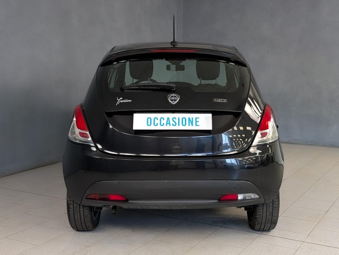 Lancia Ypsilon 1.0 Hybrid 70cv Silver