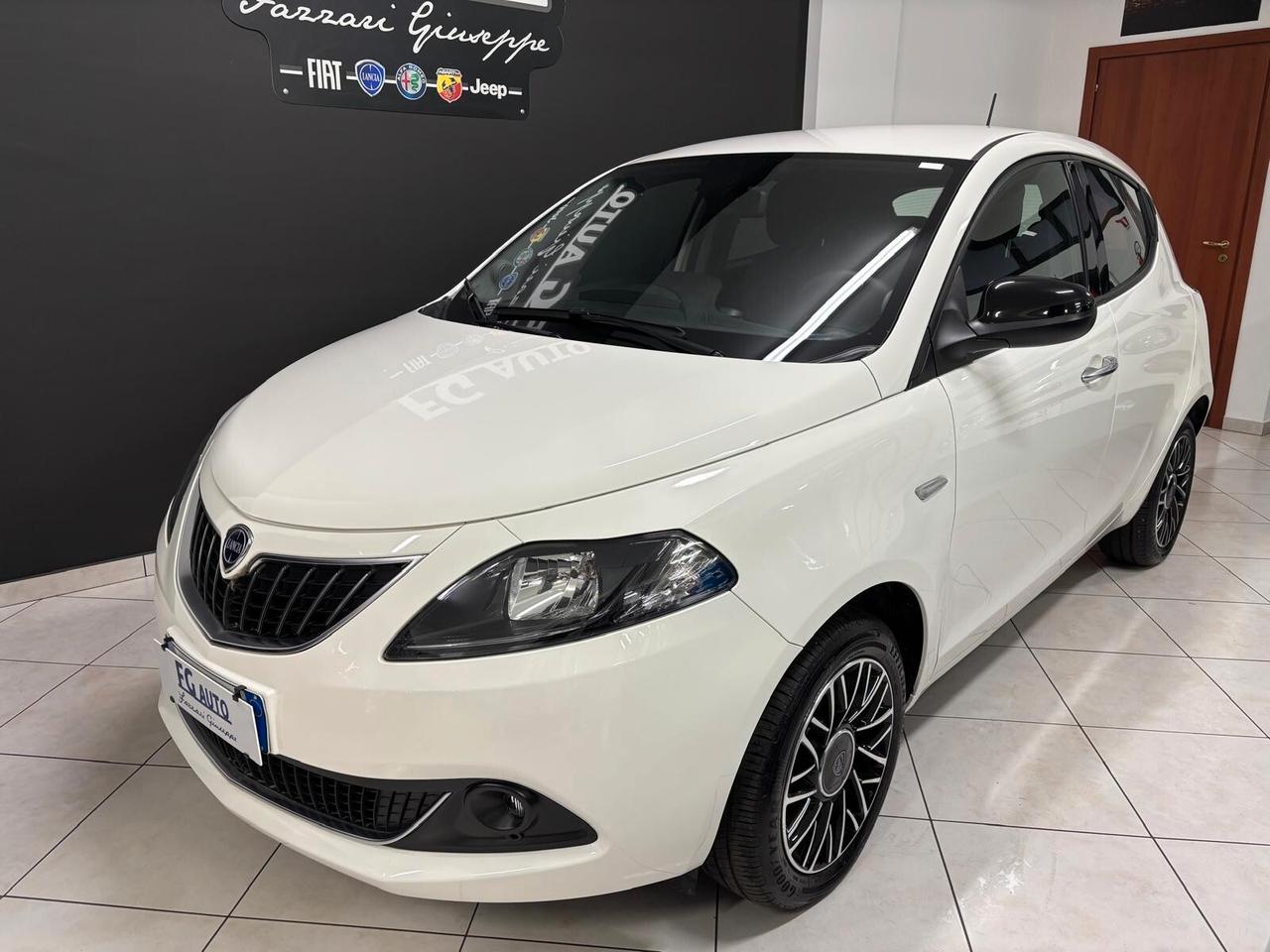 Lancia Ypsilon 1.0 FireFly 5 porte S&S Hybrid Platino