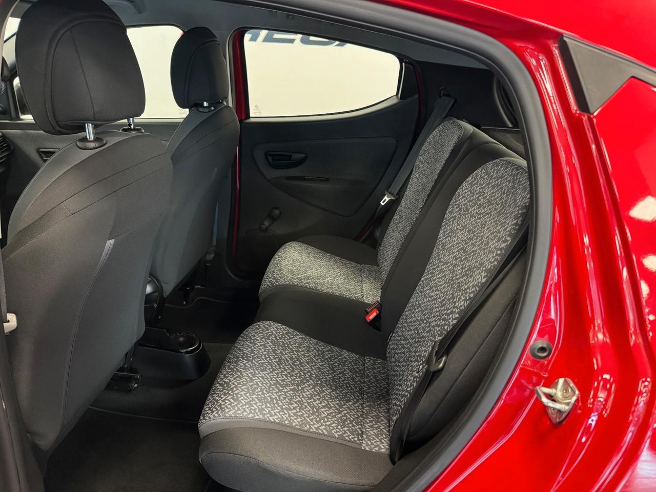 Lancia Ypsilon 1.2 69 CV 5 porte Elefantino 63.000 KM NEOPATENTATI