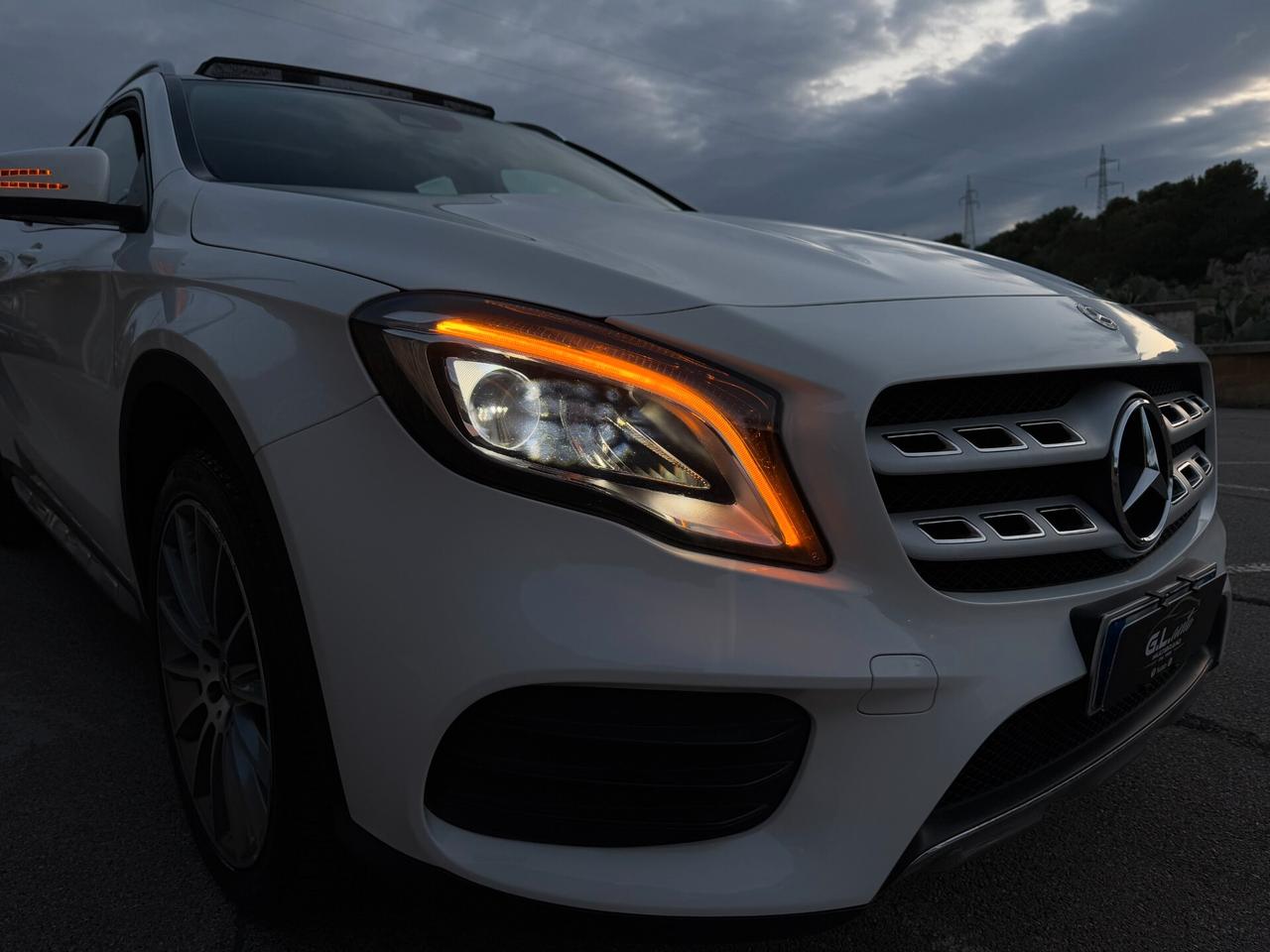 Mercedes GLA200 4MATIC 136/PREMIUM AMG/TETTO/19"