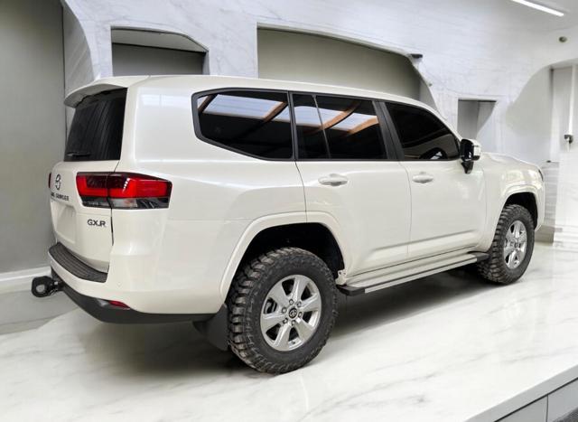 TOYOTA Land Cruiser 300 3.3 V6 7 POSTI CORAZZATO B6 / VR7 NUOVO