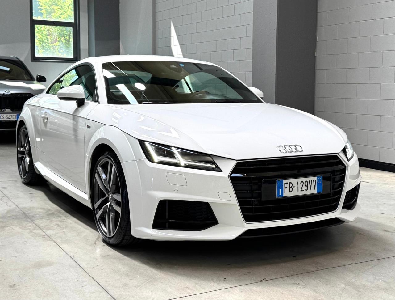 Audi TT Coupé 2.0 TFSI S line