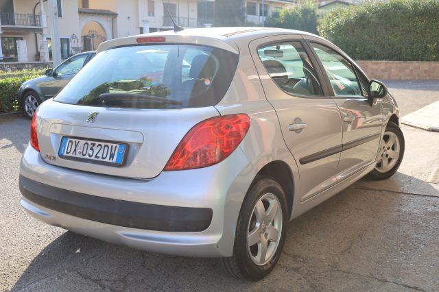 PEUGEOT 207 1.4 ECO GPL 75CV 5Porte Sport per NEOPATENTATI