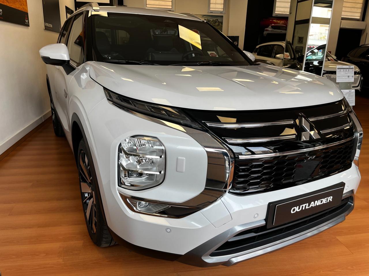 Mitsubishi Outlander 2.4 Phev Plug-in