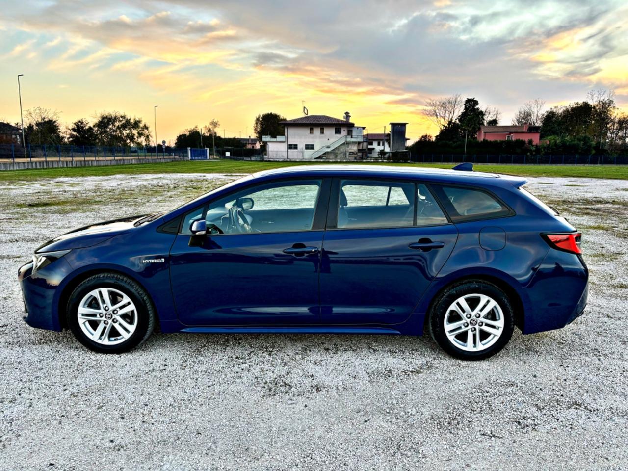 Toyota Corolla Touring Sports 1.8 Hybrid Style Full